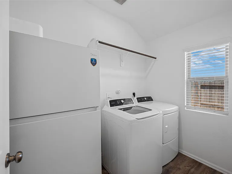 237 Augustine Way — Photo 26