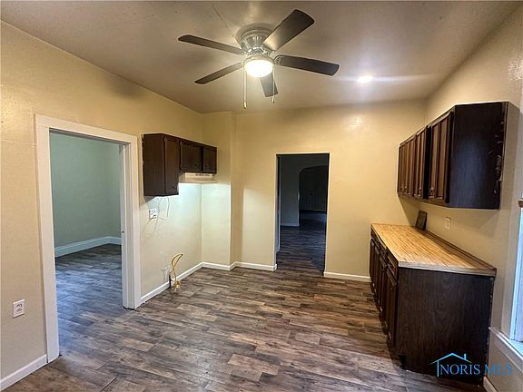 5th image of 1041 Whittier St