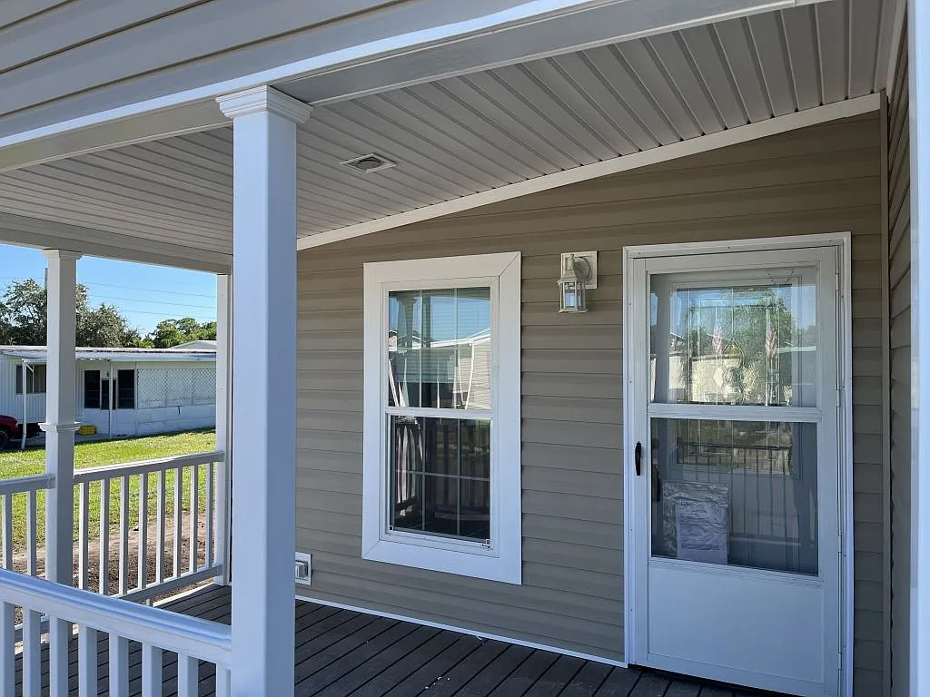 3 bed, 2.0 bath, 1355 sqft, $1,799 — Photo 2