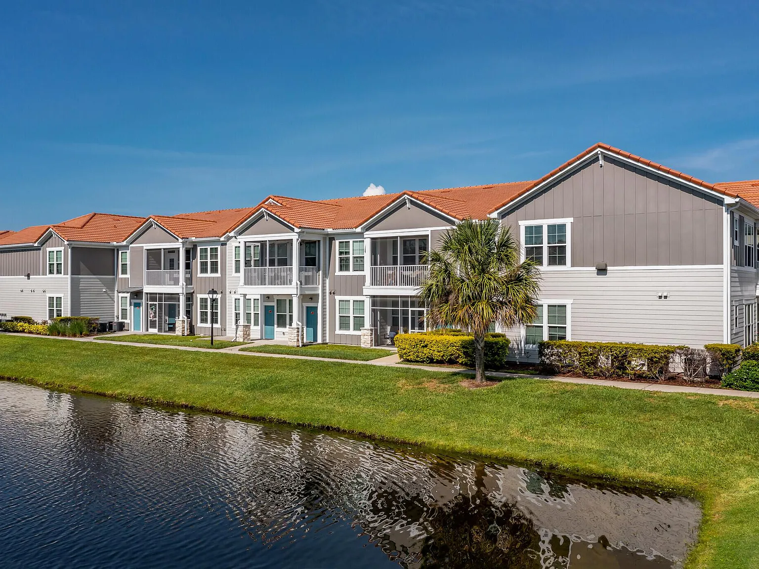 Latitude 27 — Photo 2