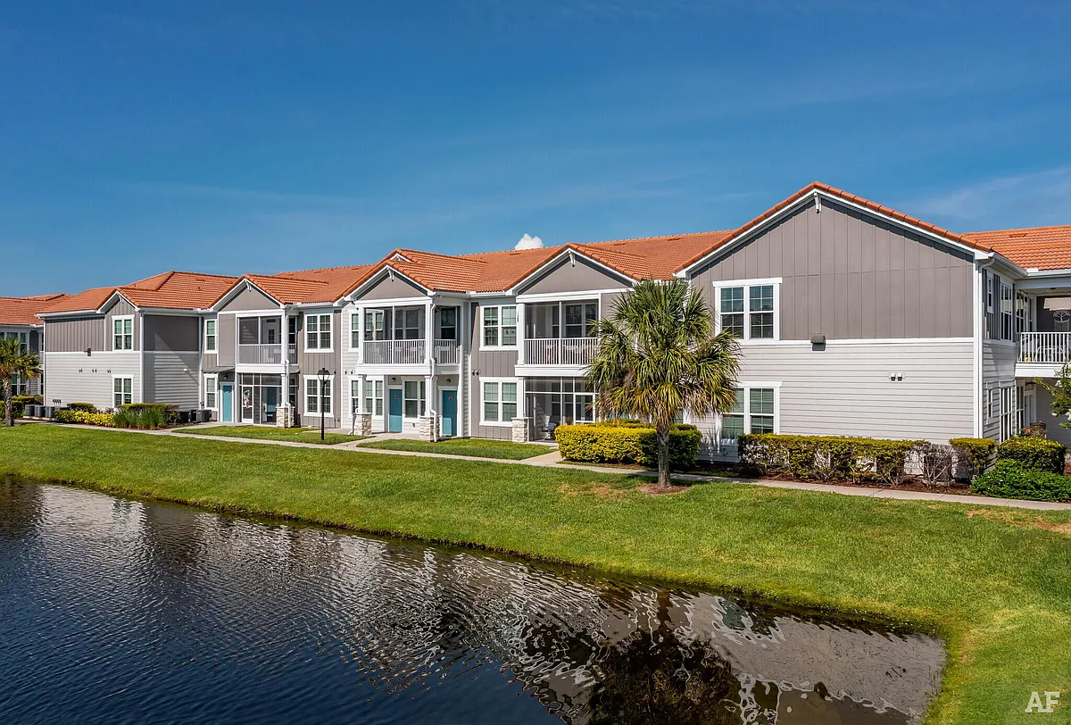 Building Photo - Latitude 27