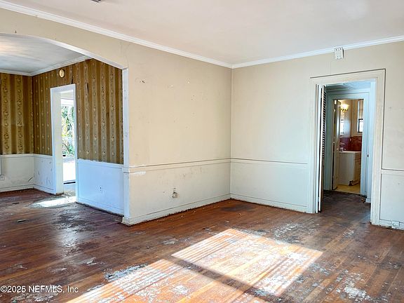 4th image of 8020 OAKWOOD Street