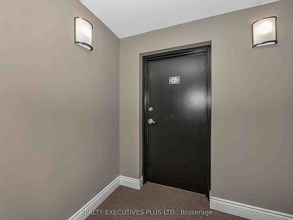 4th image of 2376 Albert St #103