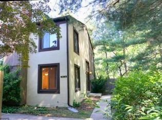7835 Muirfield Ct, Rockville, MD 20854