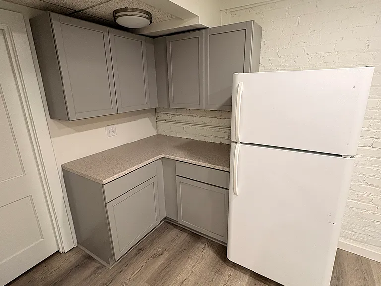 913 Forest Ave — Photo 36