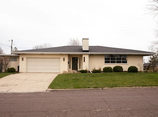 6306 N Greenmont Rd, Peoria, IL 61614