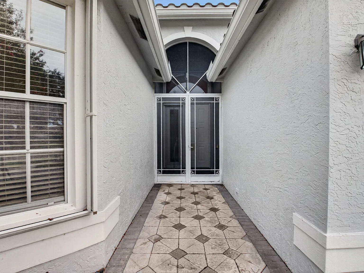 3 bed, 2.5 bath, 2070 sqft, $6,500 — Photo 4
