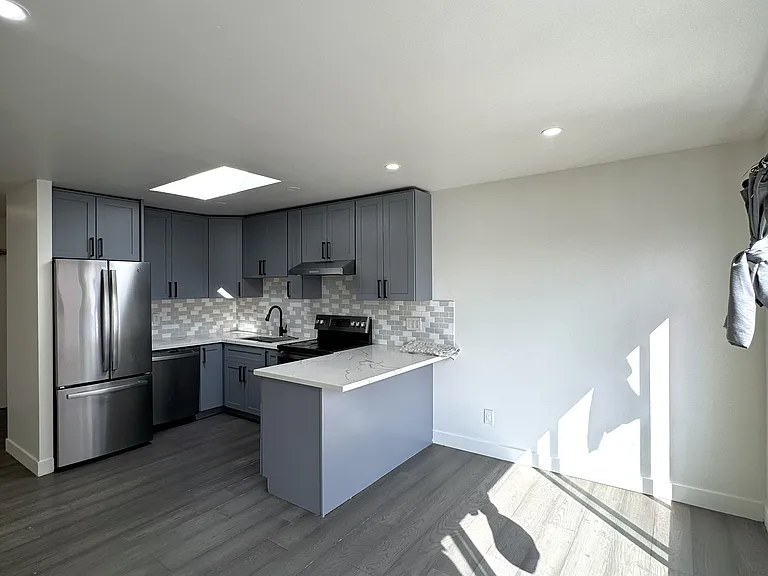 105 Sickles Ave #4 — Photo 6