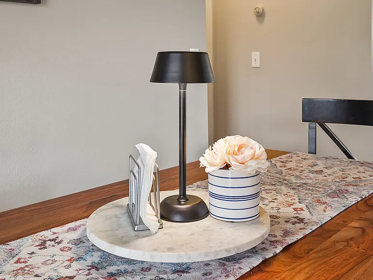 6871 N Fairfax Ave — Photo 35