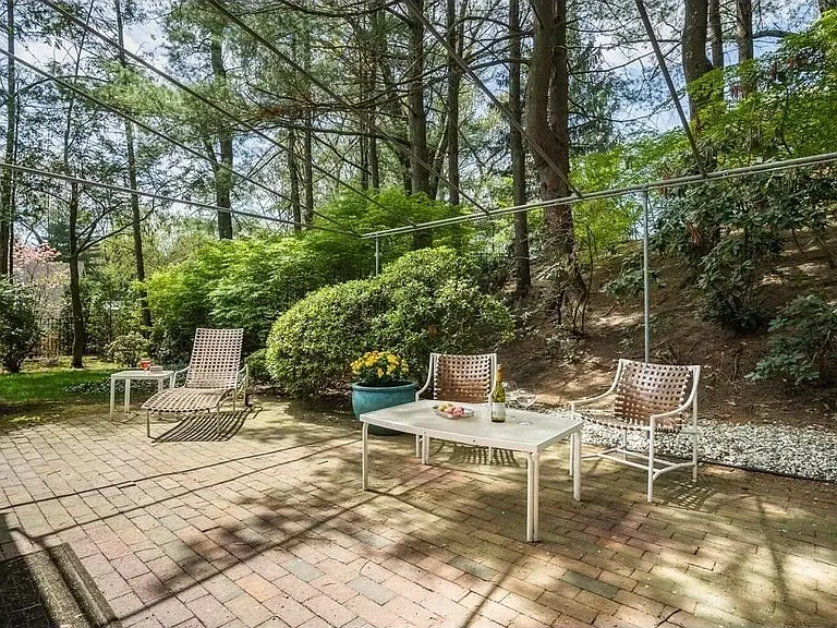 208 Tanglewood Dr — Photo 50