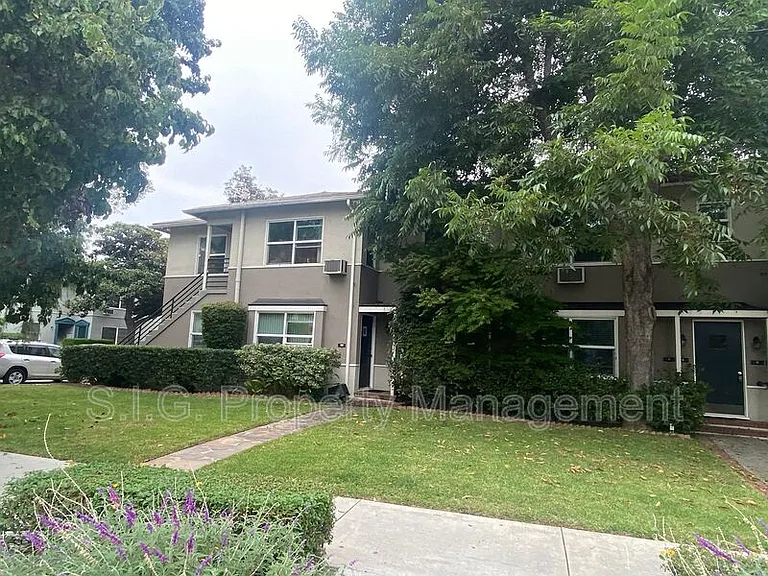 228 E Maple St #D — Photo 13