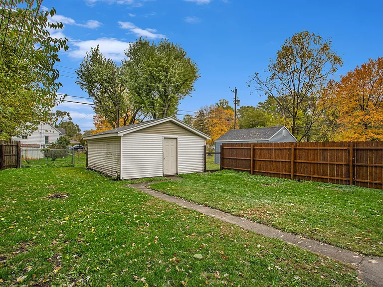 1822 S Warren St — Photo 14