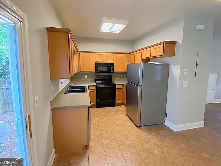 145 Bowen St #C4 — Photo 6
