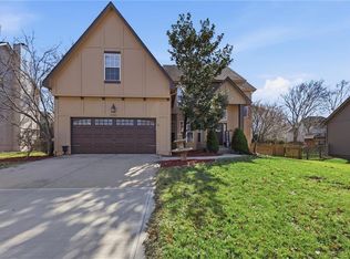 5920 NE Ruby Ln, Lees Summit, MO 64064