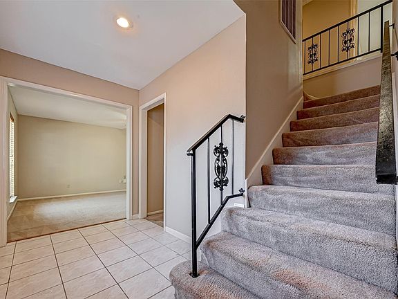 5th image of 16014 Stonehaven Dr