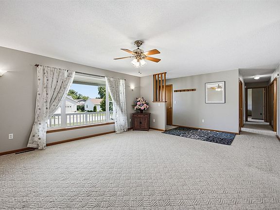 5th image of 505 5th St