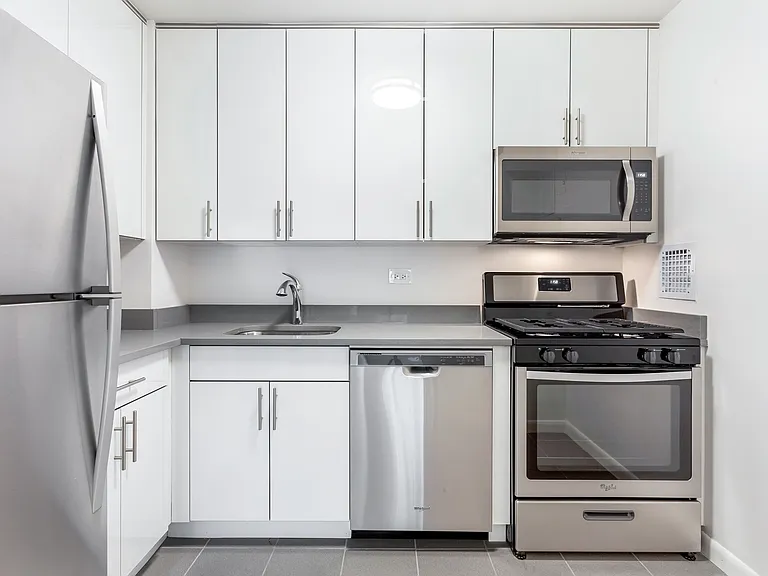 355 S End Ave #24-J — Photo 1
