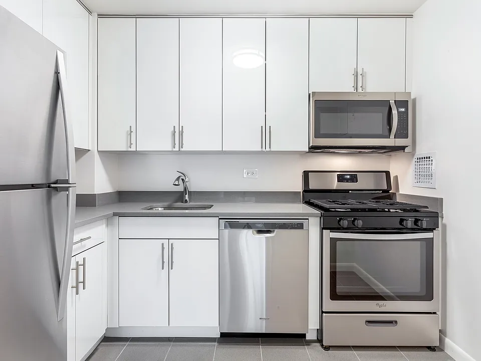 355 S End Ave #4J