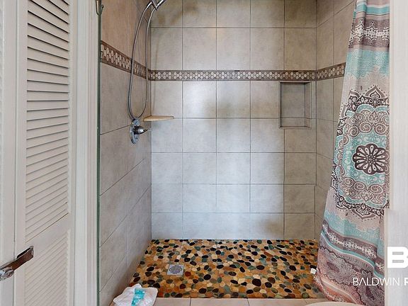 4th image of 645 Plantation Rd #6503