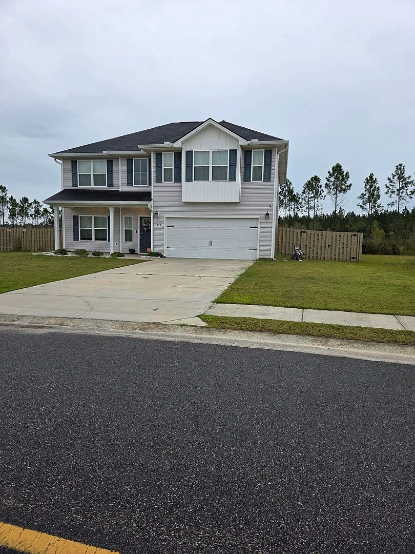 Comfortable & Spacious 4BR/2.5 BA Home!! — Photo 1