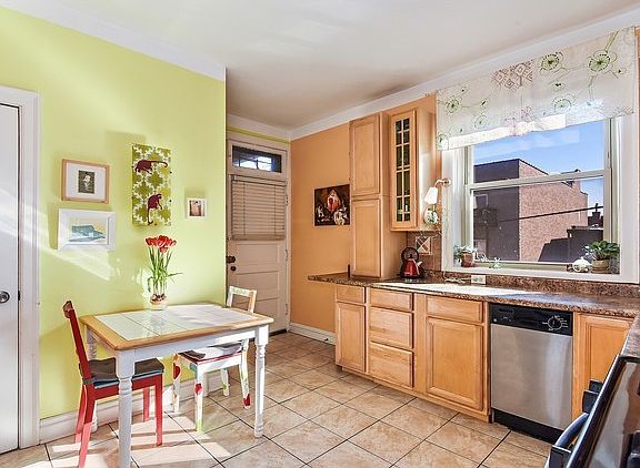 5th image of 4217 N Paulina St APT 2E