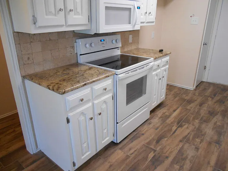 5739 Emory St — Photo 9