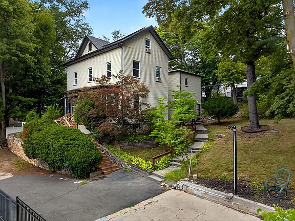 2nd image of 75 Harvard St