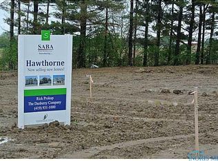11 Hawthorne Xing, Perrysburg, OH 43551