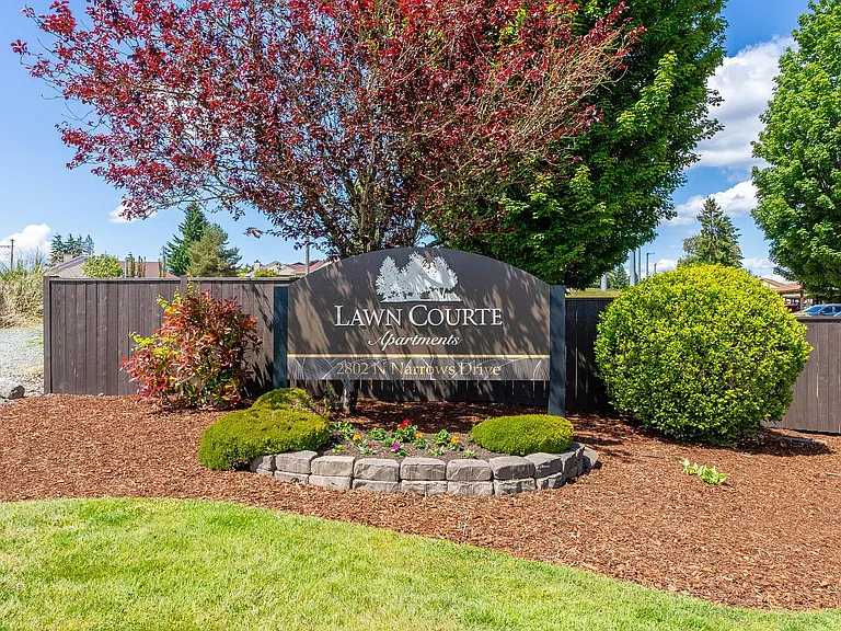 Lawn Courte Apartments at 2802 N. Narrows Drive, Tacoma, WA 98407 — Photo 8