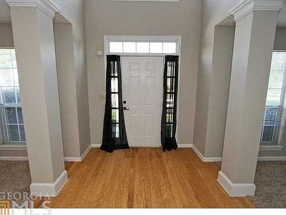 5th image of 3320 Saint James Ct