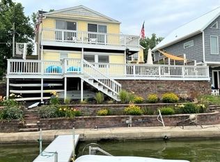 1460 N Shore Dr, Rome City, IN 46784