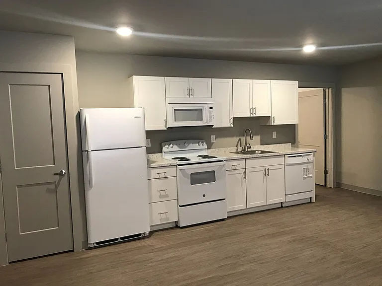 327 W Seneca — Photo 44