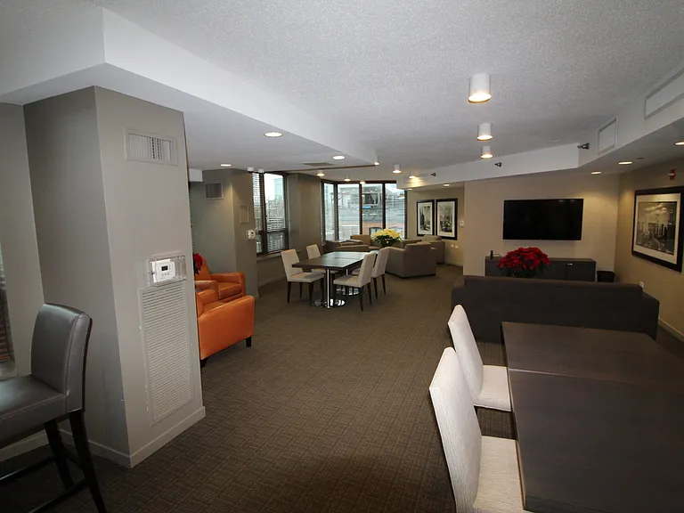400 N La Salle Dr #2107 — Photo 7