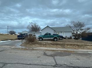 105 W 11th St, McCook, NE 69001