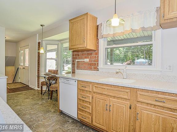 4th image of 8945 Falling Creek Ct