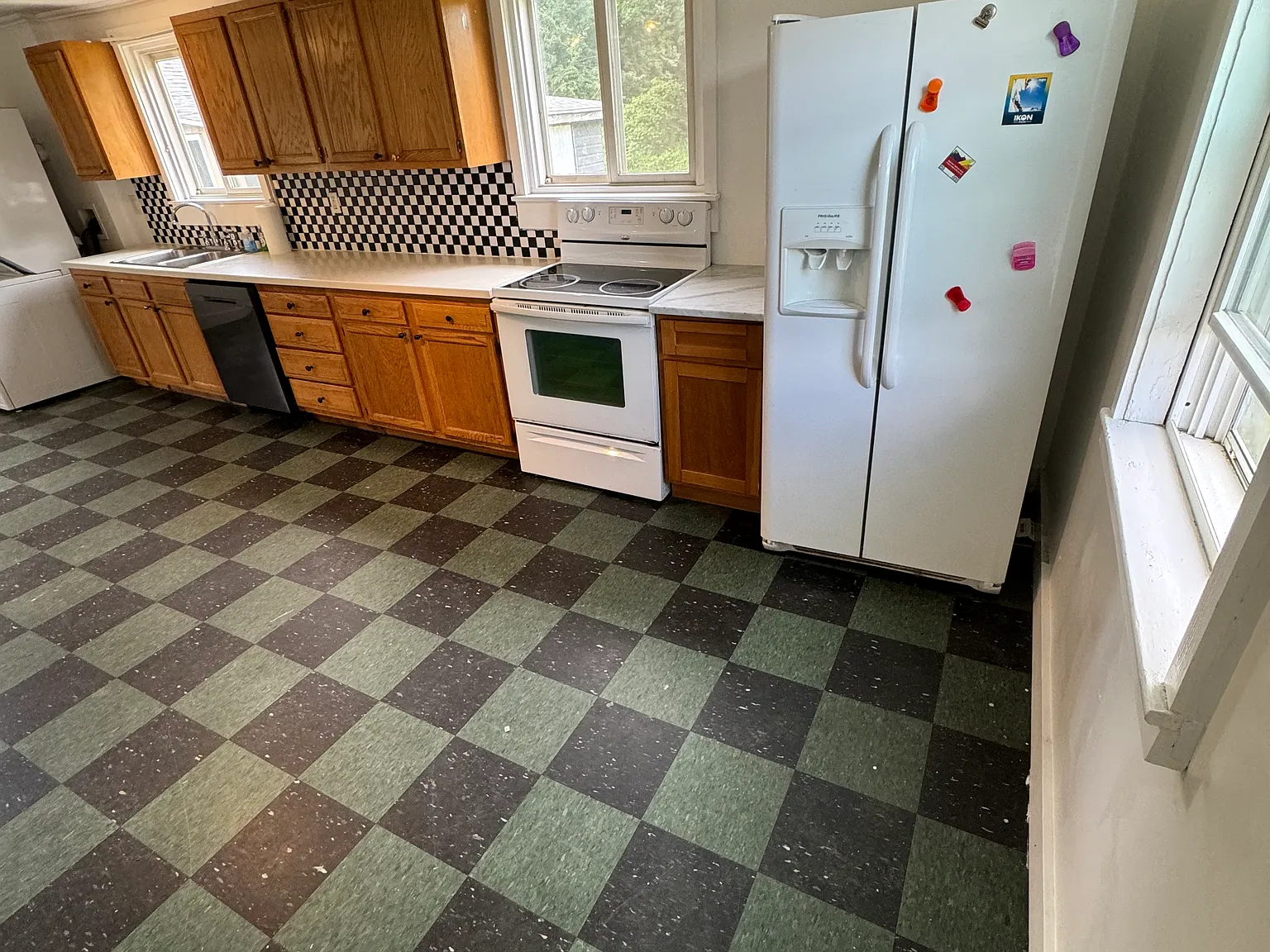 5 bed, 1646 sqft, $4,800 — Photo 4