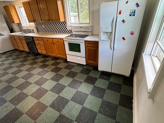 4th image of 21 Hazel Ave