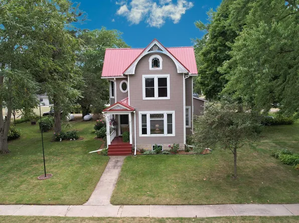 615 Main St, Elgin, IA 52141