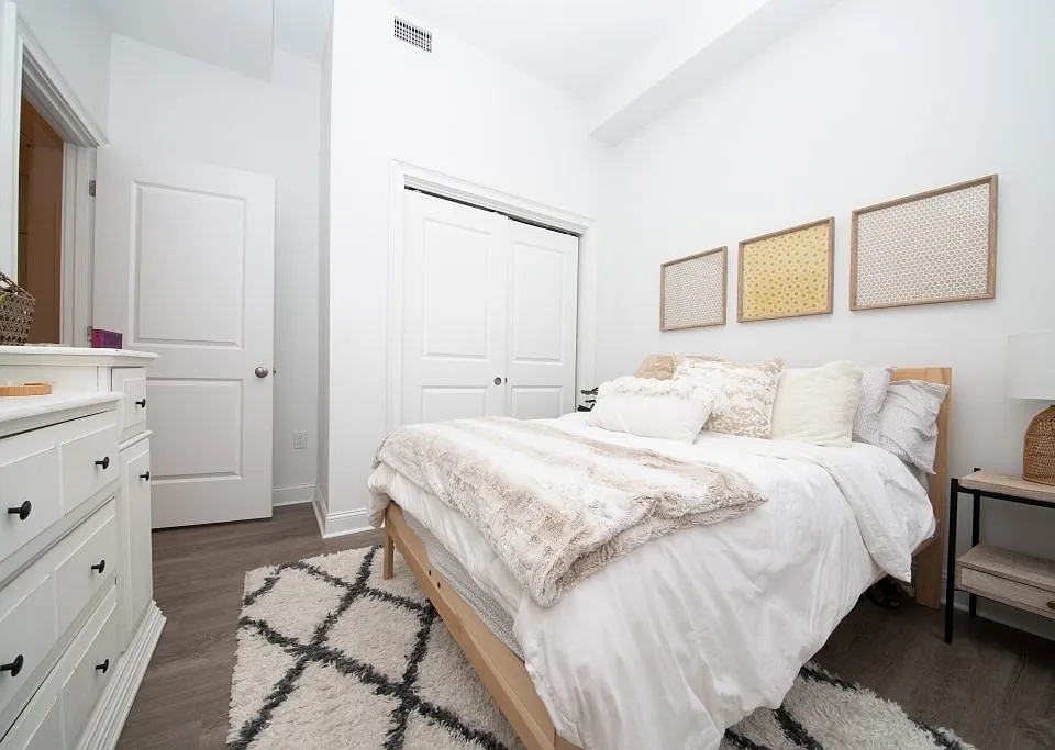bedroom apt photo