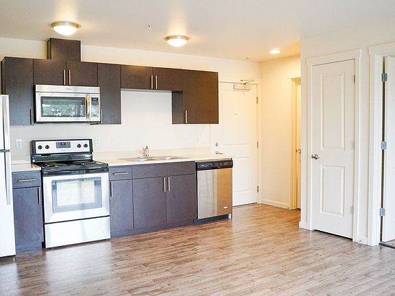 3rd image of 1650 SE Harold St #11