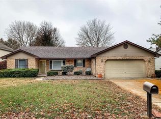 620 Green Haven Dr, Swansea, IL