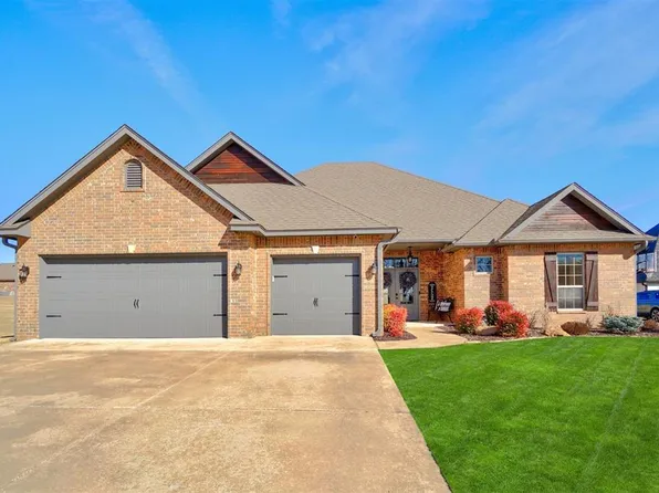 1917 Brownstone Way, Shawnee, OK 74804