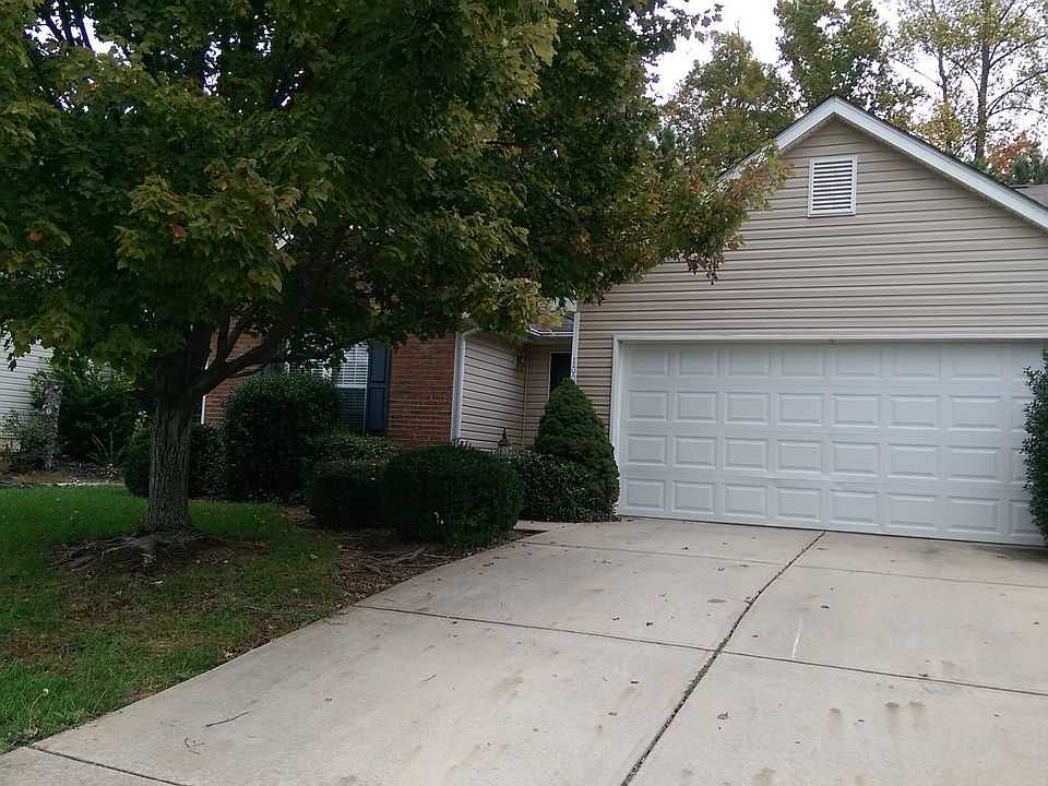 1st image of 10022 Highlands Crossing Dr