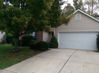 10022 Highlands Crossing Dr, Charlotte, NC 28277