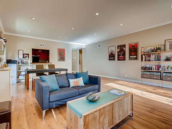 5th image of 12401 Moorpark St Unit 201