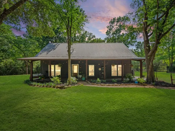 1819 Little John St, Montgomery, TX 77316