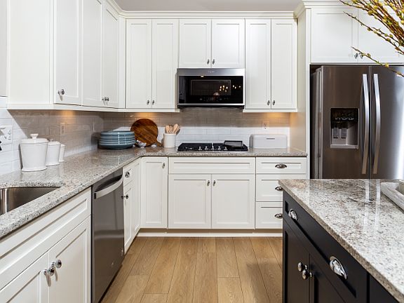 3rd image of 3048 Audrey Dr