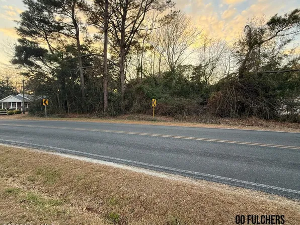 175 Fulcher Landing Road, Sneads Ferry, NC 28460