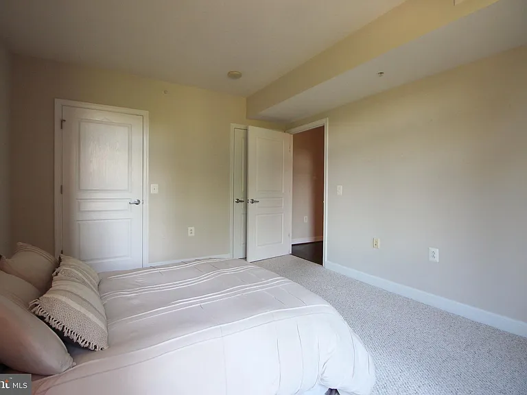 2451 Midtown Ave #305 — Photo 2