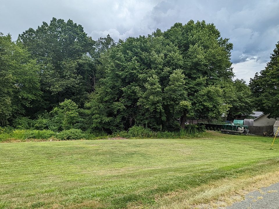 2nd image of 2 Wood Ave